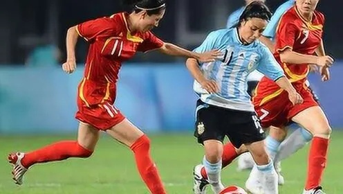 中国女足5比4胜美国女足 惊险胜出！中国女足逆袭战胜美国女足